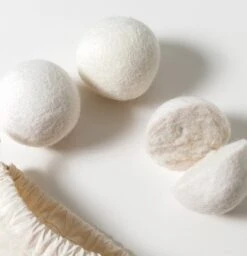 Geniet Van Gemak® | Herbruikbare Wollen Drogerballen | Wasbollen | Schaapswol | Duurzame En Energiebesparende Wasballen | 6 XL Drogerballen 9 Geniet Van Gemak® | Herbruikbare Wollen Drogerballen | Wasbollen | Schaapswol | Duurzame En Energiebesparende Wasballen | 6 XL Drogerballen -Winkel Voor Schoonmaakartikelen 1159x1200
