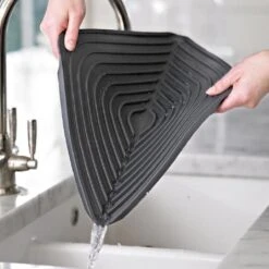 "Joseph Joseph Afdruipmat - Flume - Large - 31 X 43,5 Cm - Grijs" 5 "Joseph Joseph Afdruipmat - Flume - Large - 31 X 43,5 Cm - Grijs" -Winkel Voor Schoonmaakartikelen 1200x1200 1557