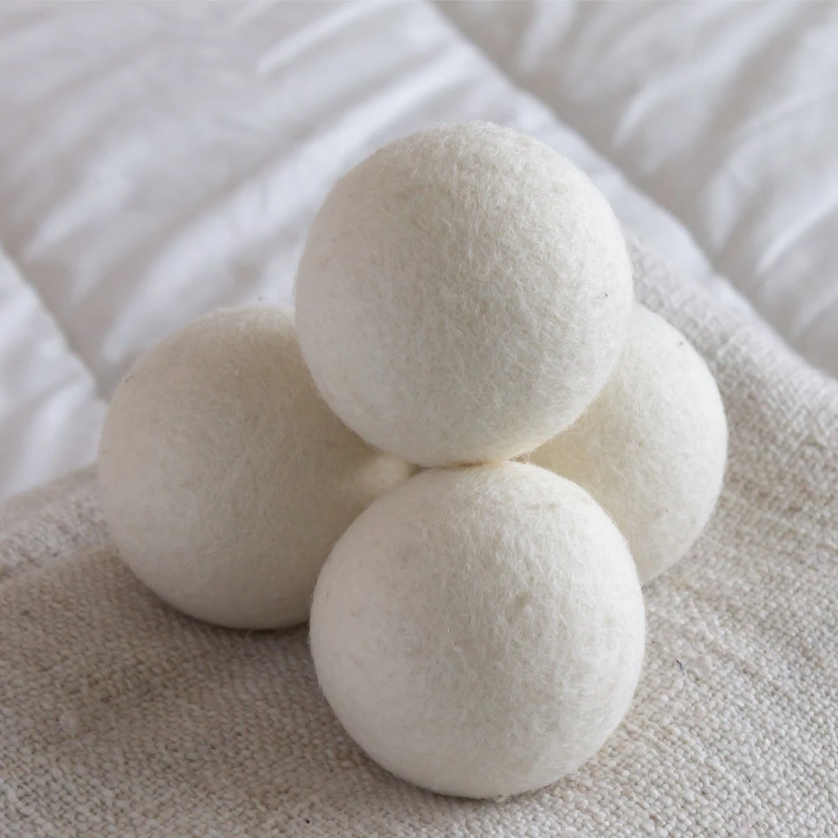 Apeiron Drogerballen - Droogballen - 6 XL Wasbollen - Droger - Duurzaam - Wasmachine - Wasverzachter - Energie Besparen - Zero Waste - Schapenvacht - Wol Apeiron Drogerballen - Droogballen - 6 XL Wasbollen - Droger - Duurzaam - Wasmachine - Wasverzachter - Energie Besparen - Zero Waste - Schapenvacht - Wol -Winkel Voor Schoonmaakartikelen 1200x1200 584