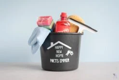 ByMi| Poetsemmer Happy New Home | Cadeautje Huis |Housewarming |Nieuwe Woning | Gepersonaliseerd -Winkel Voor Schoonmaakartikelen 1200x800 18